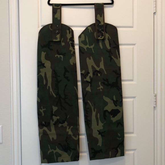 Camo Rattlesnake Bite Resistant Chaps NWOT - Picture 2 of 6